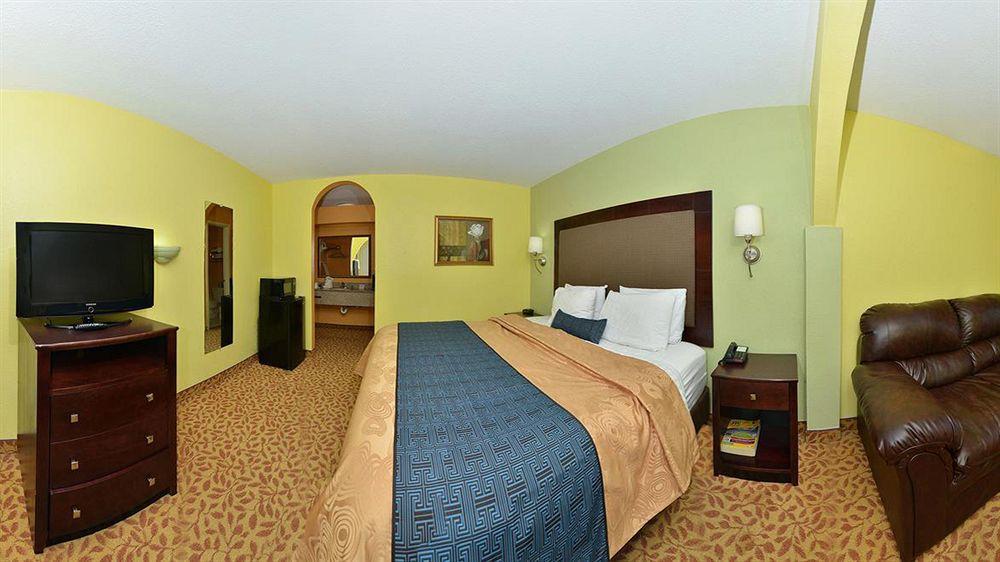 Scottish & - Woodlands Mall Hotel 2*